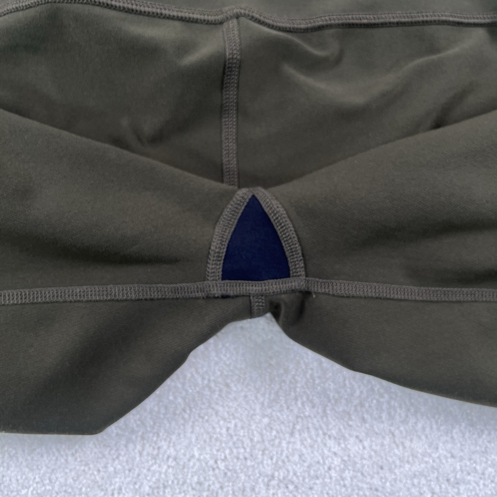 ALO Yoga High Waist Shorts Womens XS Olive Green Active Gym Workout - Picture 6 of 9